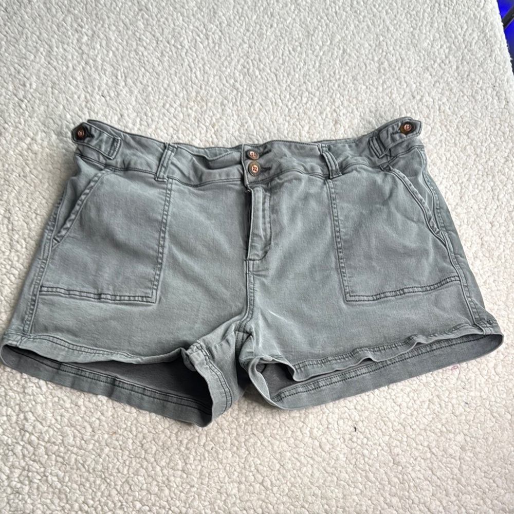 BKE Women's Gray Cargo Shorts